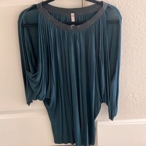 ✳️Bailey 44 Emerald Green Top with Black Faux Leather Trim✳️